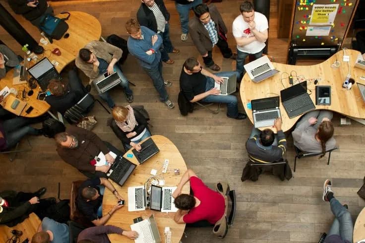 Convocatoria Abierta: Hackathon Interno de Desarrollo Web y Aplicaciones Móviles